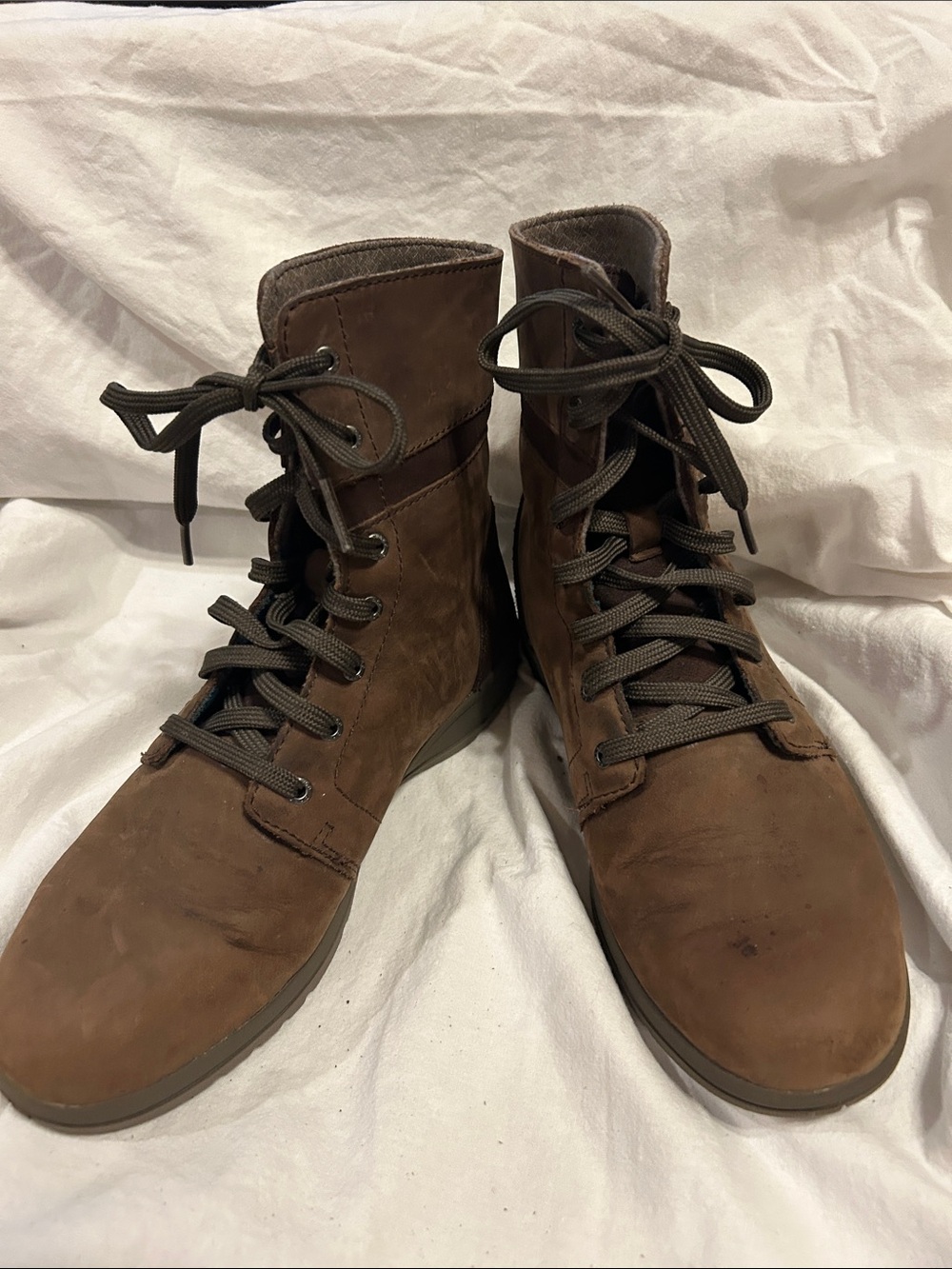 Chaco Lace Up Boots woman’s Sz 6